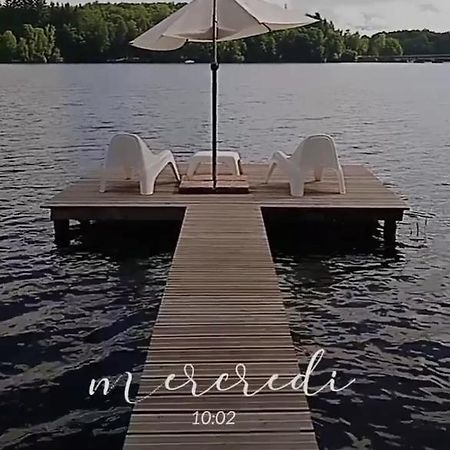 Ma Cabane Au Bord Du Lac Neuvic  Kültér fotó