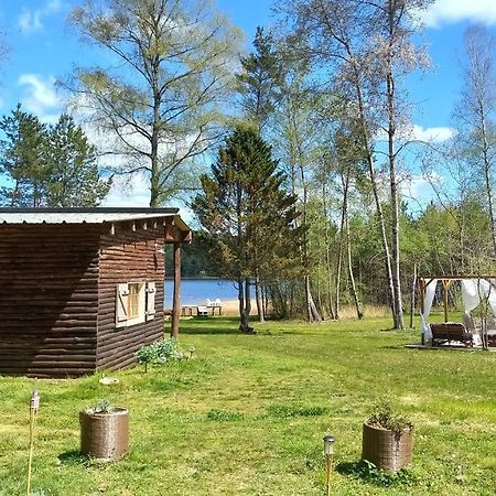 Ma Cabane Au Bord Du Lac Neuvic  Kültér fotó