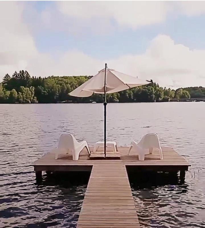 Ma Cabane Au Bord Du Lac Neuvic  Kültér fotó